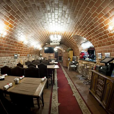 Отель Warmia 3*