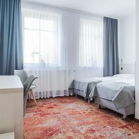 Отель Warmia 3*